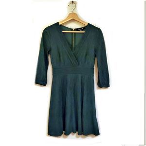 FOREVER 21 V-Neck Green Dress Sz S EUC